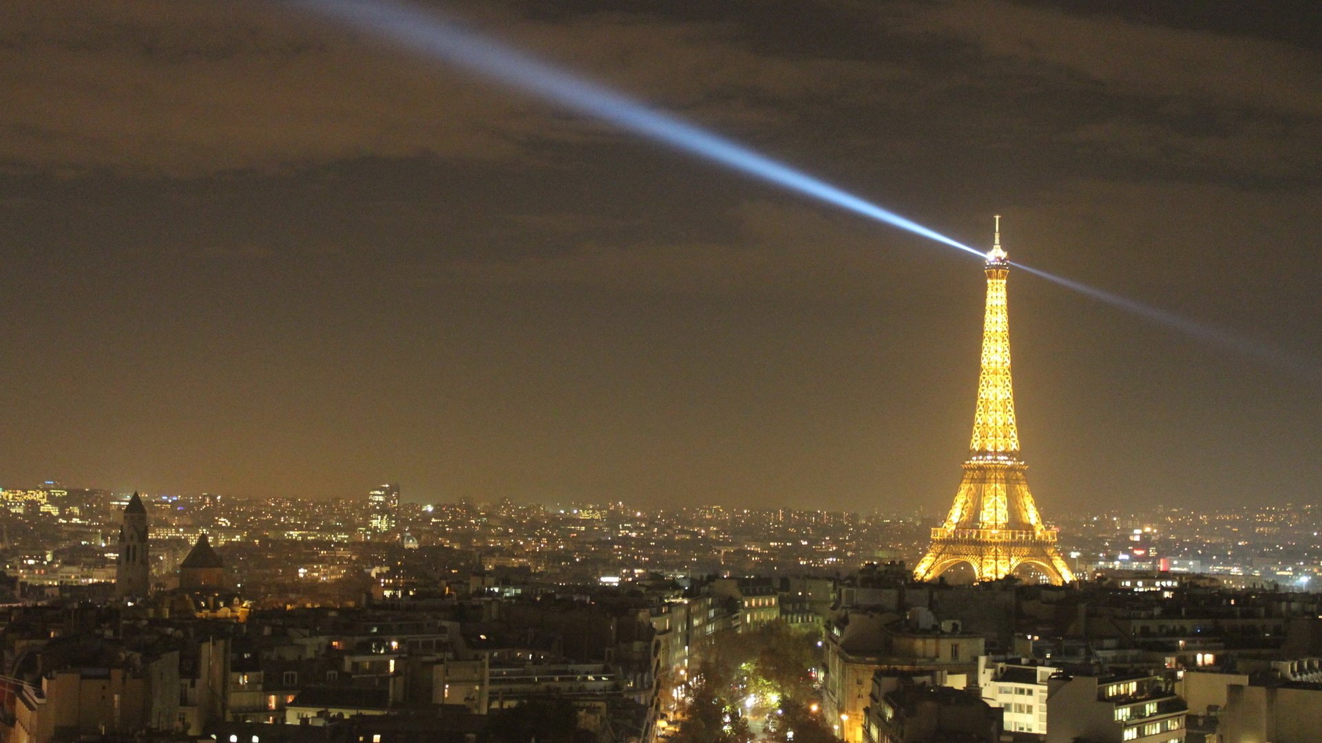 Обои огни, париж, эйфелева башня, lights, paris, eiffel tower разрешение 2560x1707 Загрузить