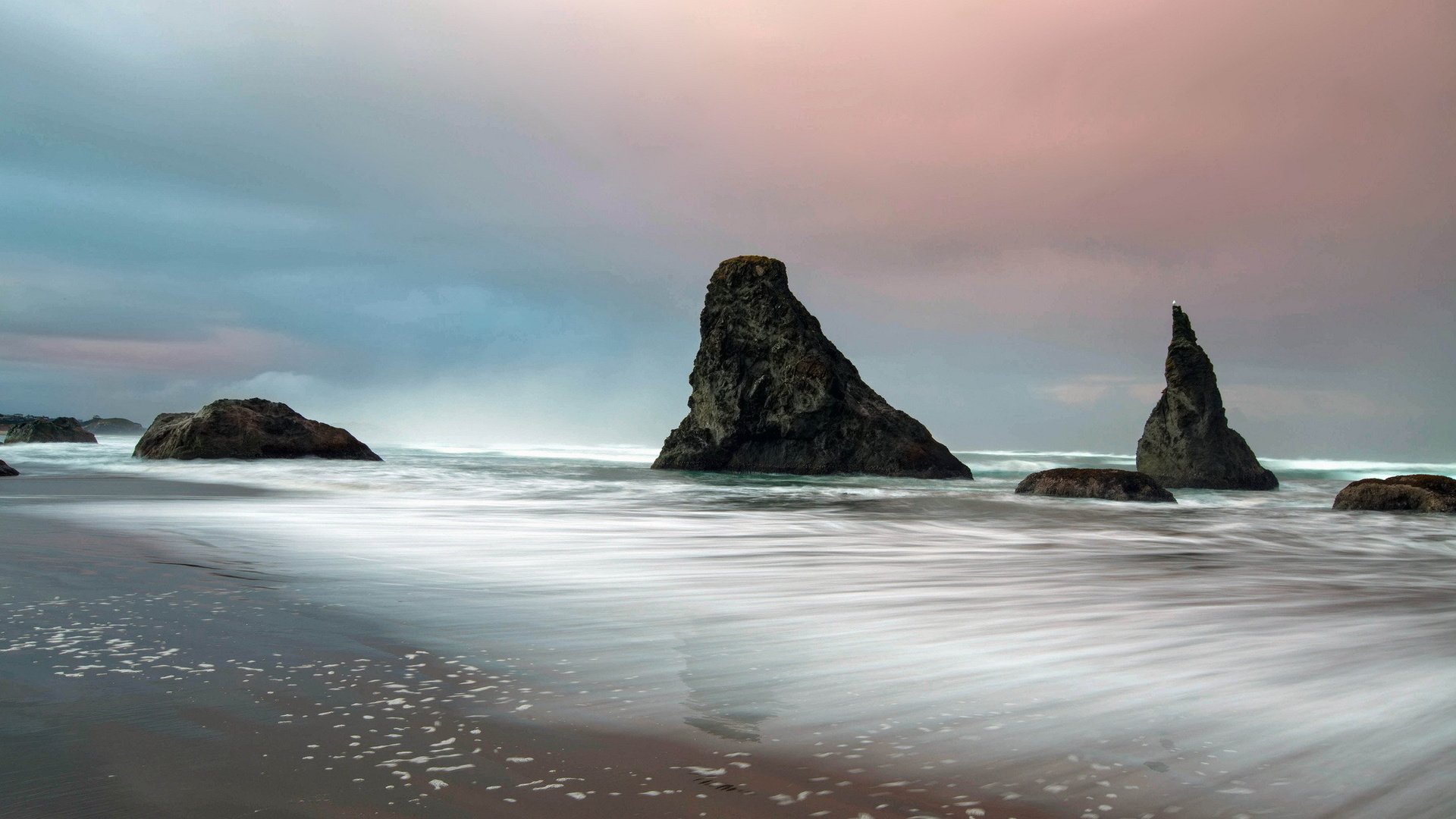 Обои скалы, море, утро, пляж, rocks, sea, morning, beach разрешение 2048x1276 Загрузить