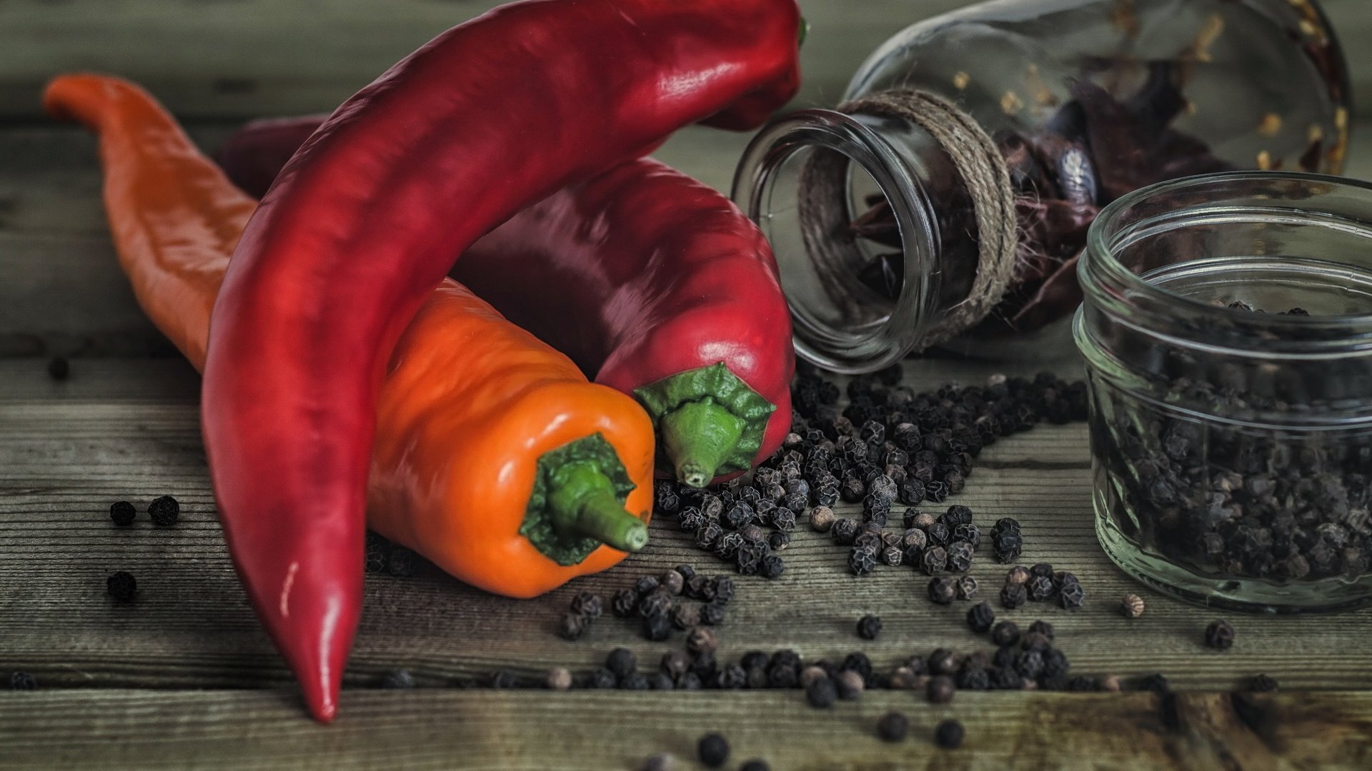 Обои фон, овощи, чили, перец, специи, background, vegetables, chile, pepper, spices разрешение 2560x1707 Загрузить