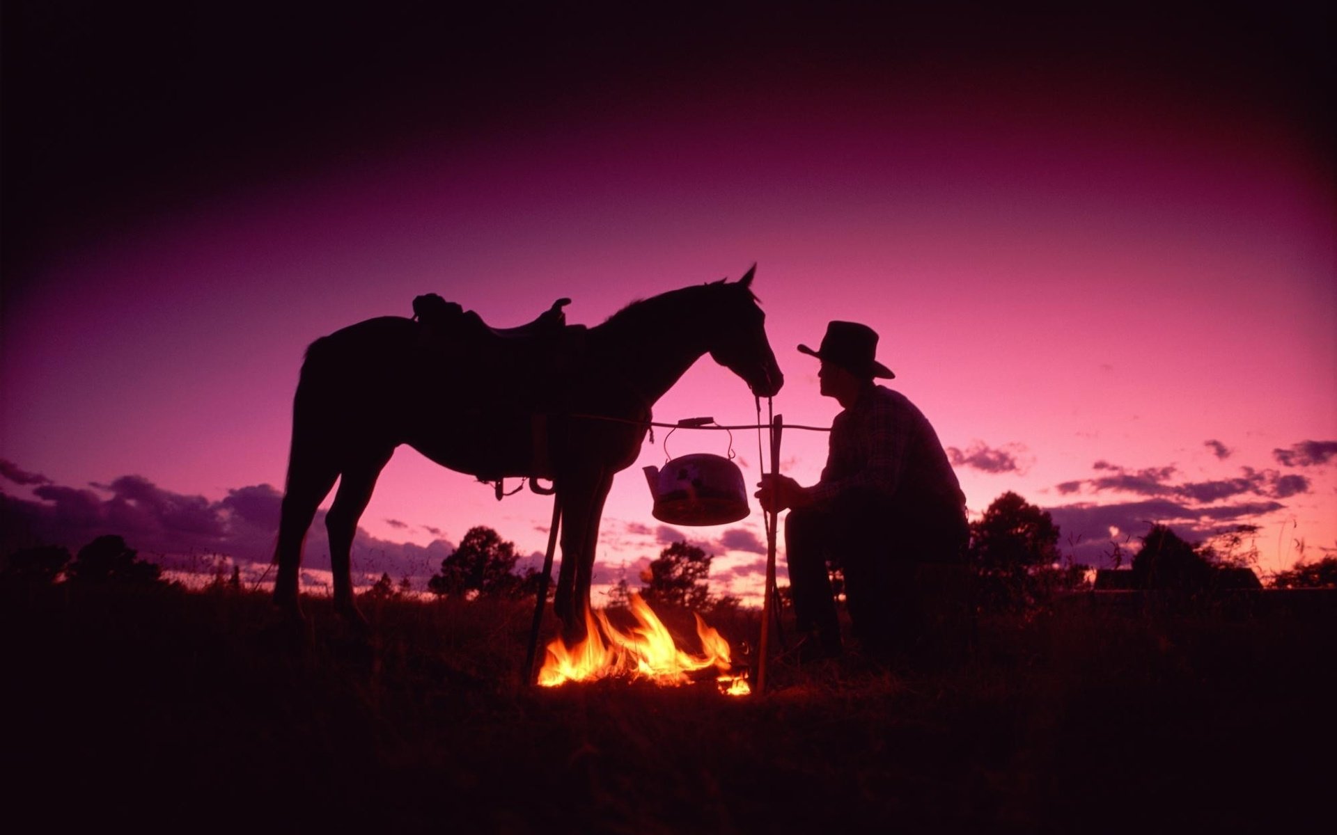 Обои вечер, костёр, ковбой, the evening, the fire, cowboy разрешение 1999x1333 Загрузить