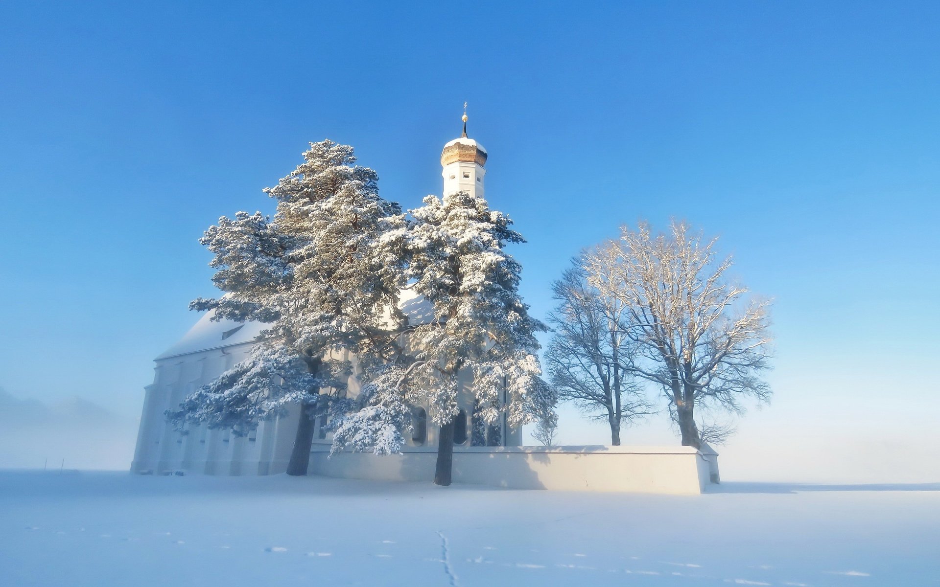 Обои небо, деревья, снег, храм, зима, туман, церковь, the sky, trees, snow, temple, winter, fog, church разрешение 2560x1600 Загрузить