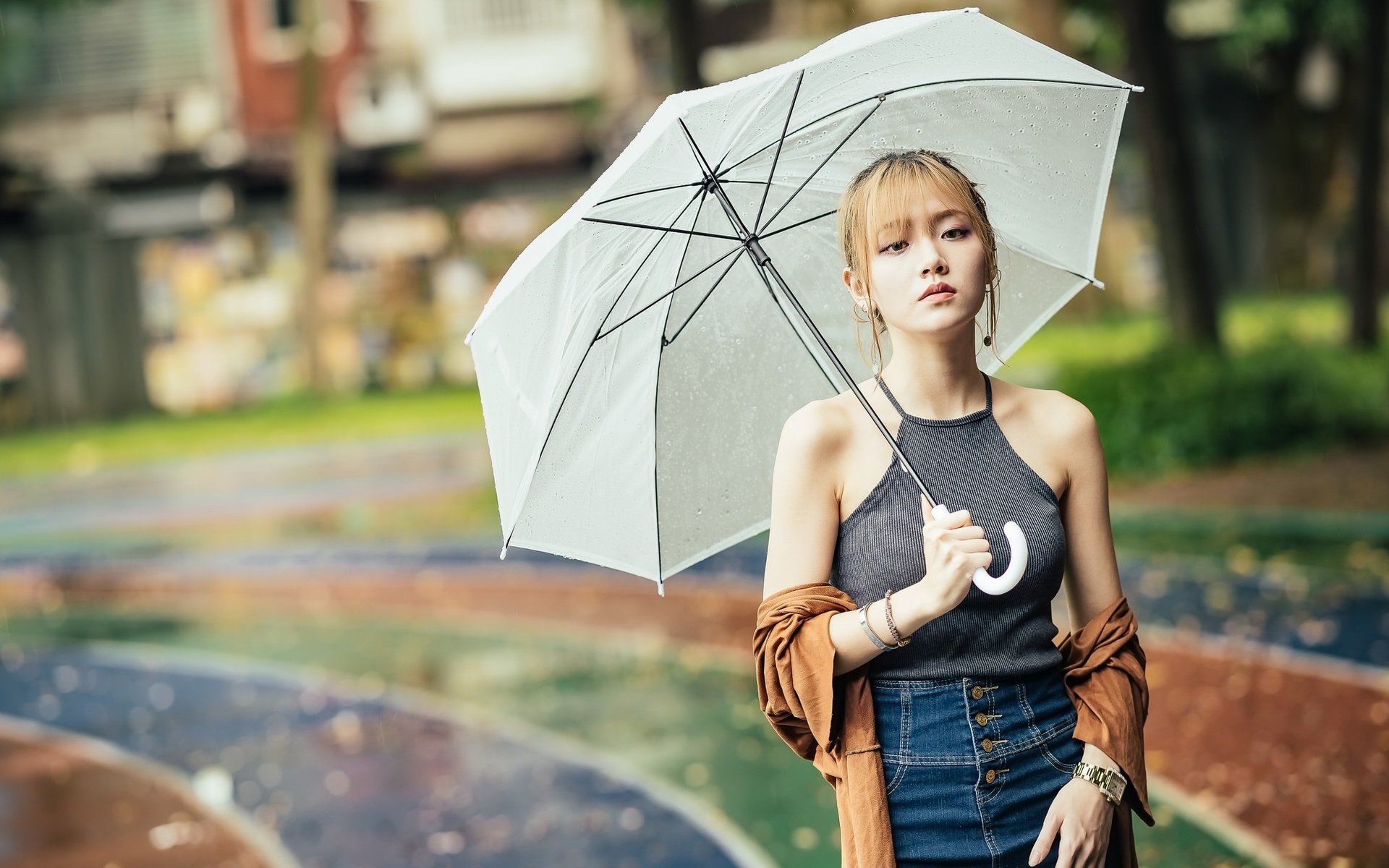 Обои девушка, портрет, взгляд, волосы, зонт, лицо, азиатка, girl, portrait, look, hair, umbrella, face, asian разрешение 2048x1257 Загрузить