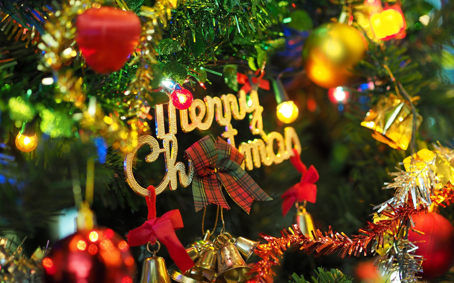 Обои новый год, елка, рождество, елочные украшения, new year, tree, christmas, christmas decorations разрешение 3840x2400 Загрузить
