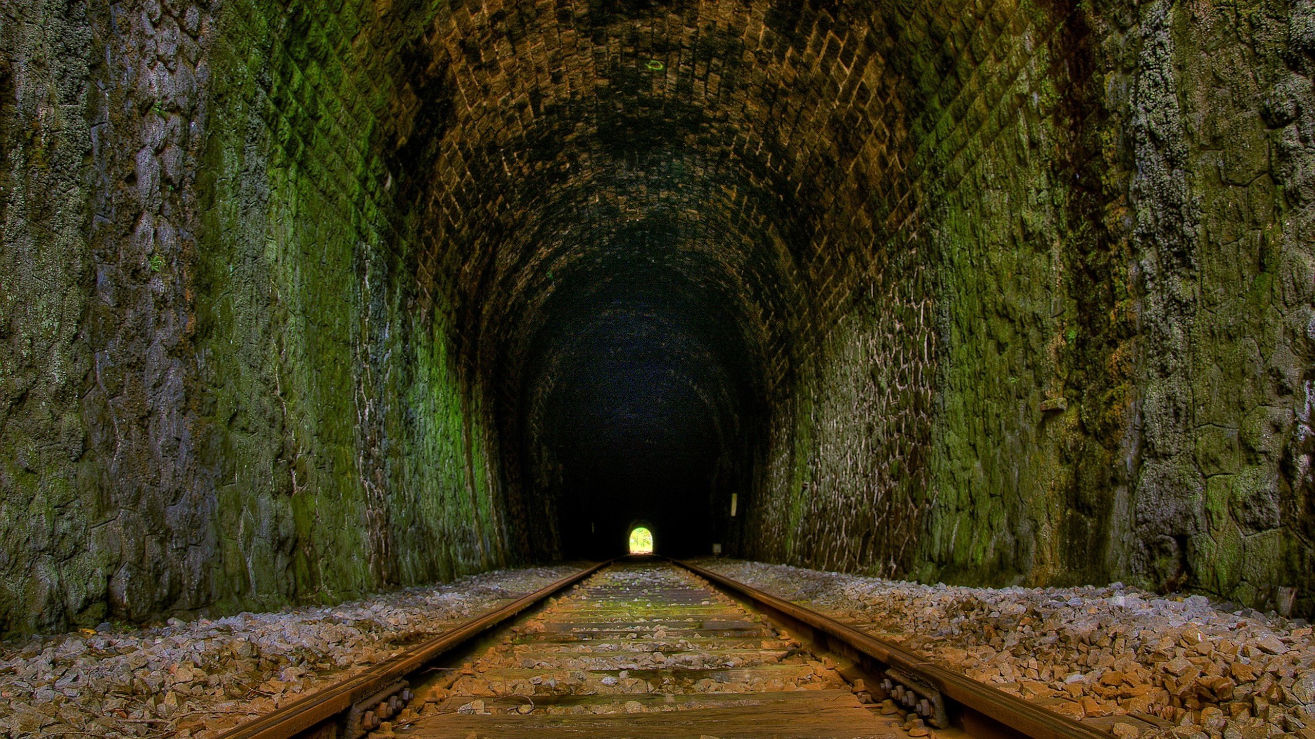 Обои дорога, рельсы, туннель, road, rails, the tunnel разрешение 2560x1600 Загрузить