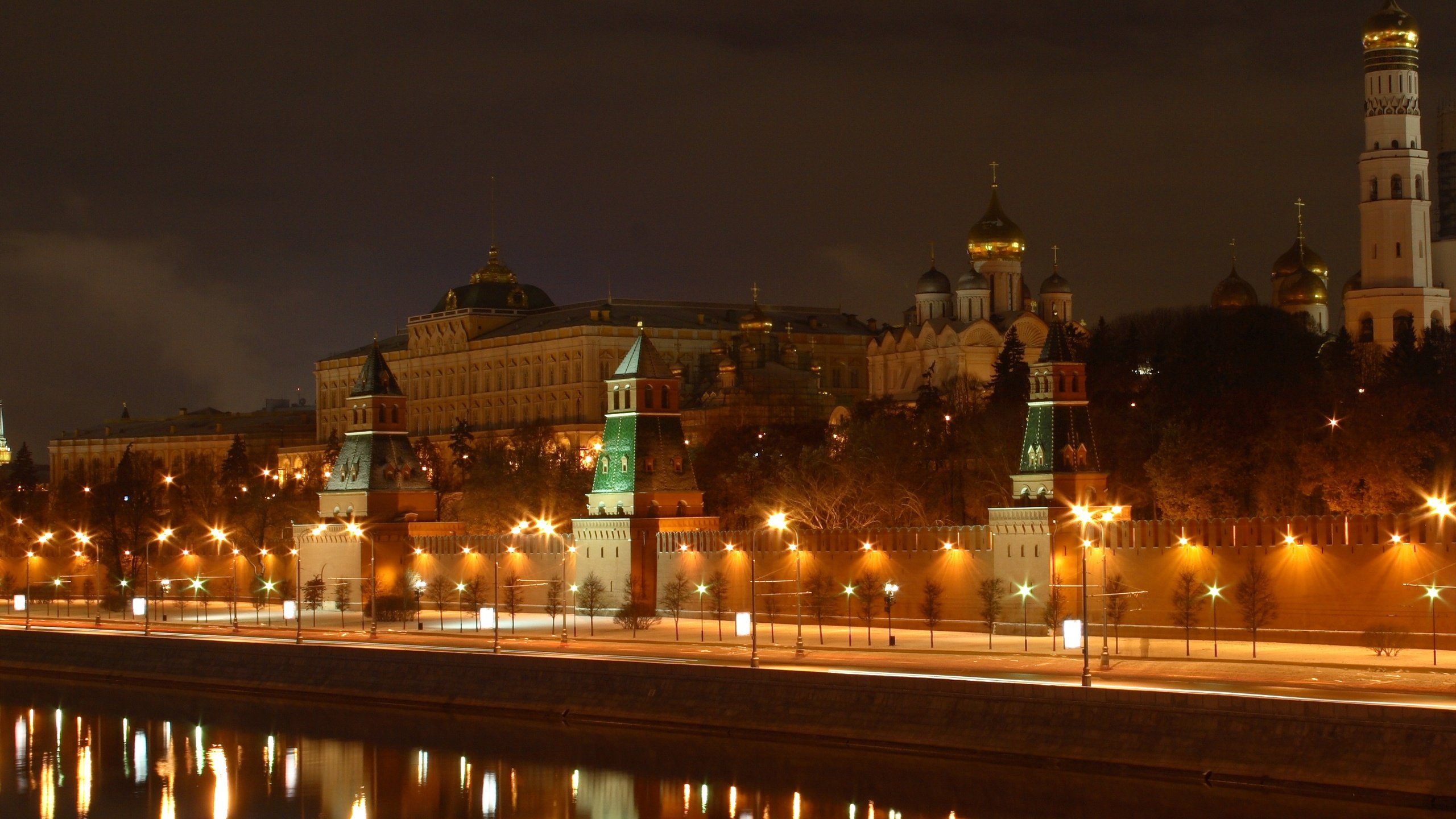 Обои ночь, огни, москва, кремль, россия, night, lights, moscow, the kremlin, russia разрешение 2625x1757 Загрузить