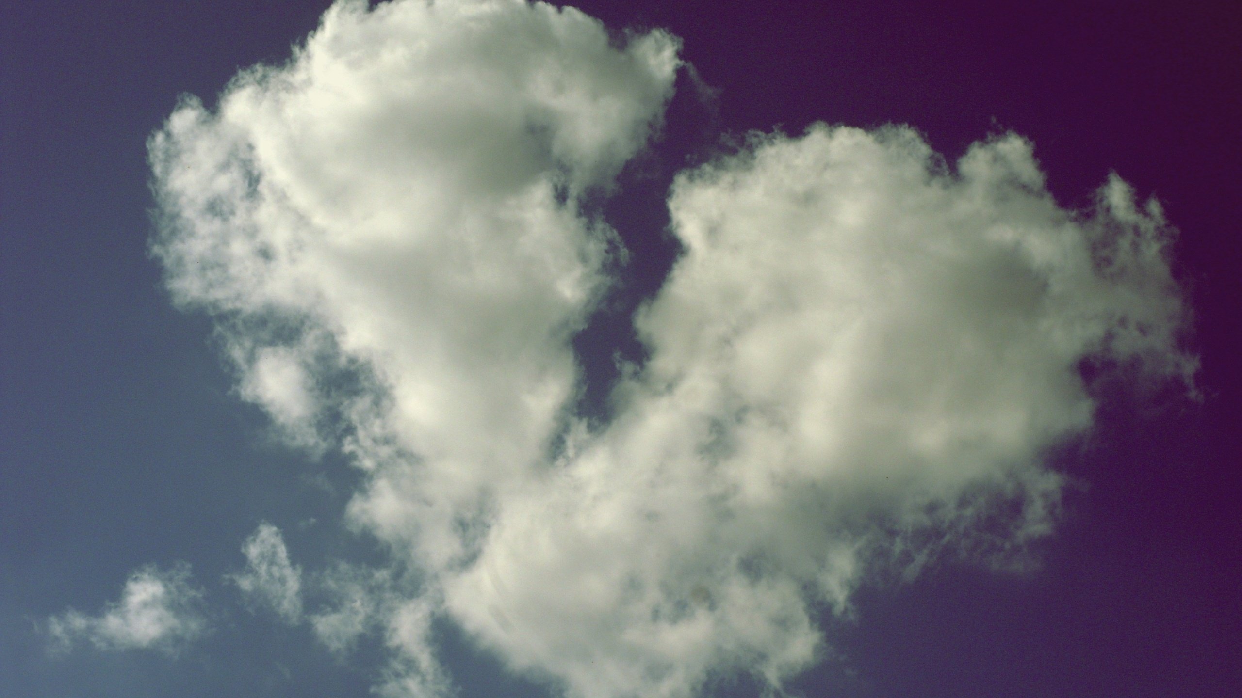 Обои небо, облака, настроение, облако, сердце, the sky, clouds, mood, cloud, heart разрешение 2560x1600 Загрузить