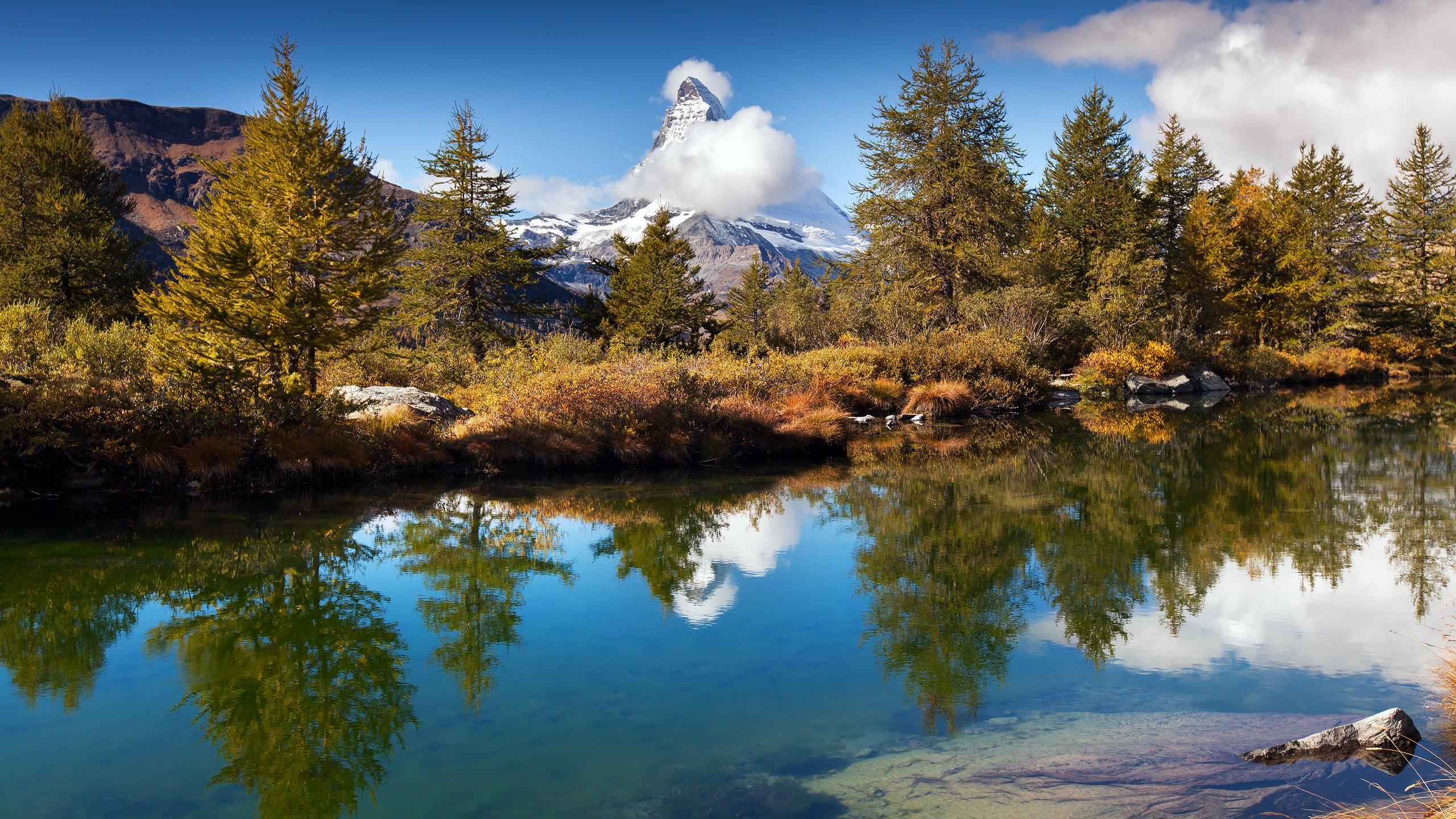 Обои озеро, grindjisee lake, grindjisee, горы, природа, лес, отражение, пейзаж, осень, швейцария, lake, mountains, nature, forest, reflection, landscape, autumn, switzerland разрешение 3840x2400 Загрузить