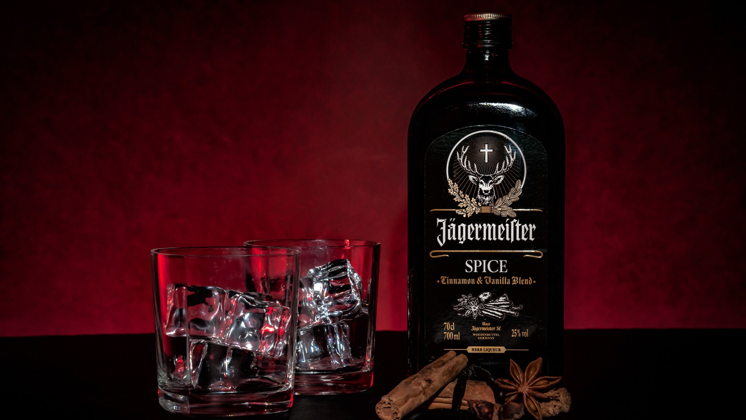 Обои корица, стол, стаканы, бутылка, алкоголь, ликер, jägermeister, cinnamon, table, glasses, bottle, alcohol, liqueur разрешение 4288x2848 Загрузить