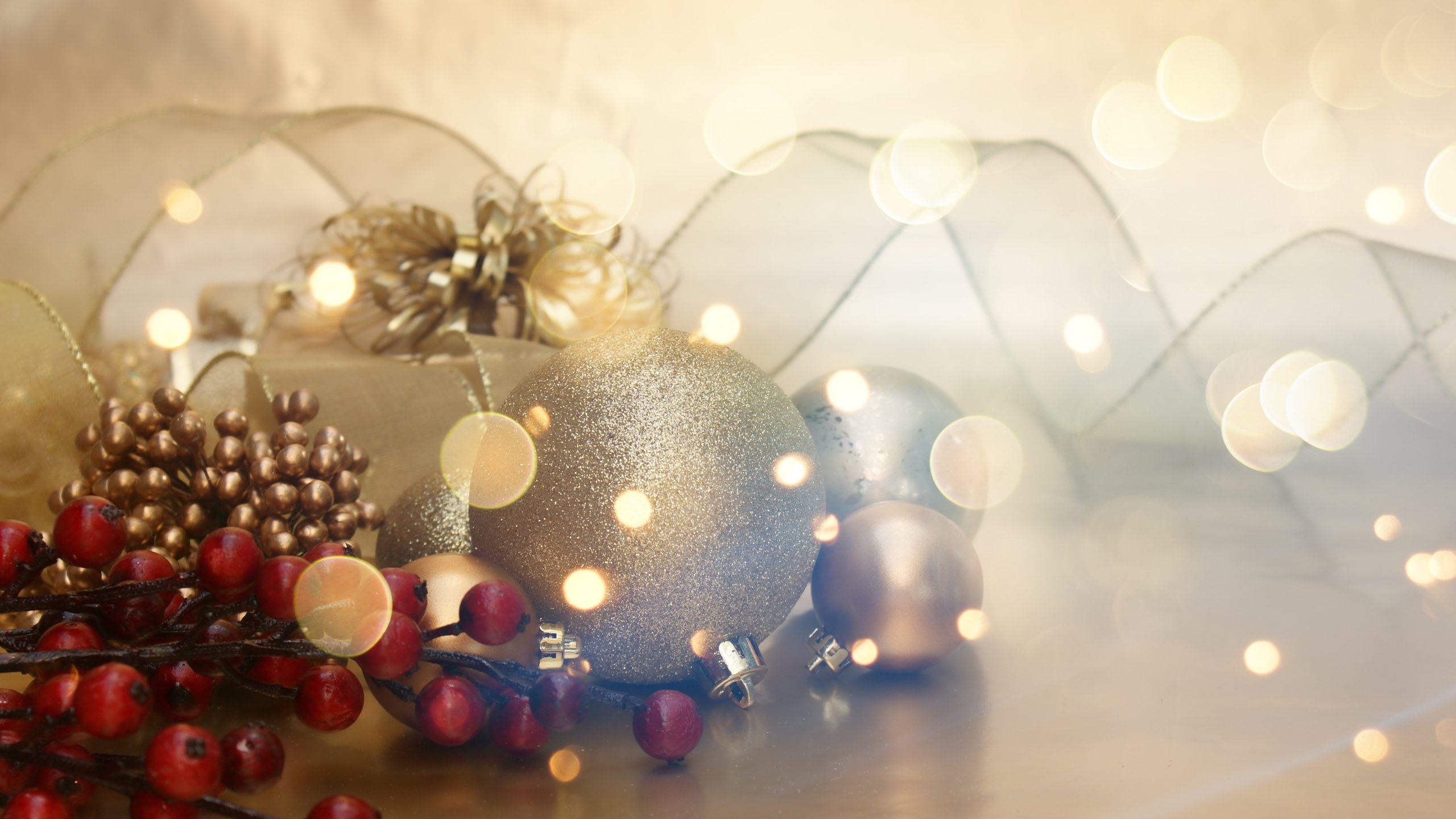 Обои новый год, подарки, игрушки, лента, праздник, новогодние украшения, декор, елочная, new year, gifts, toys, tape, holiday, christmas decorations, decor, christmas разрешение 4592x2928 Загрузить