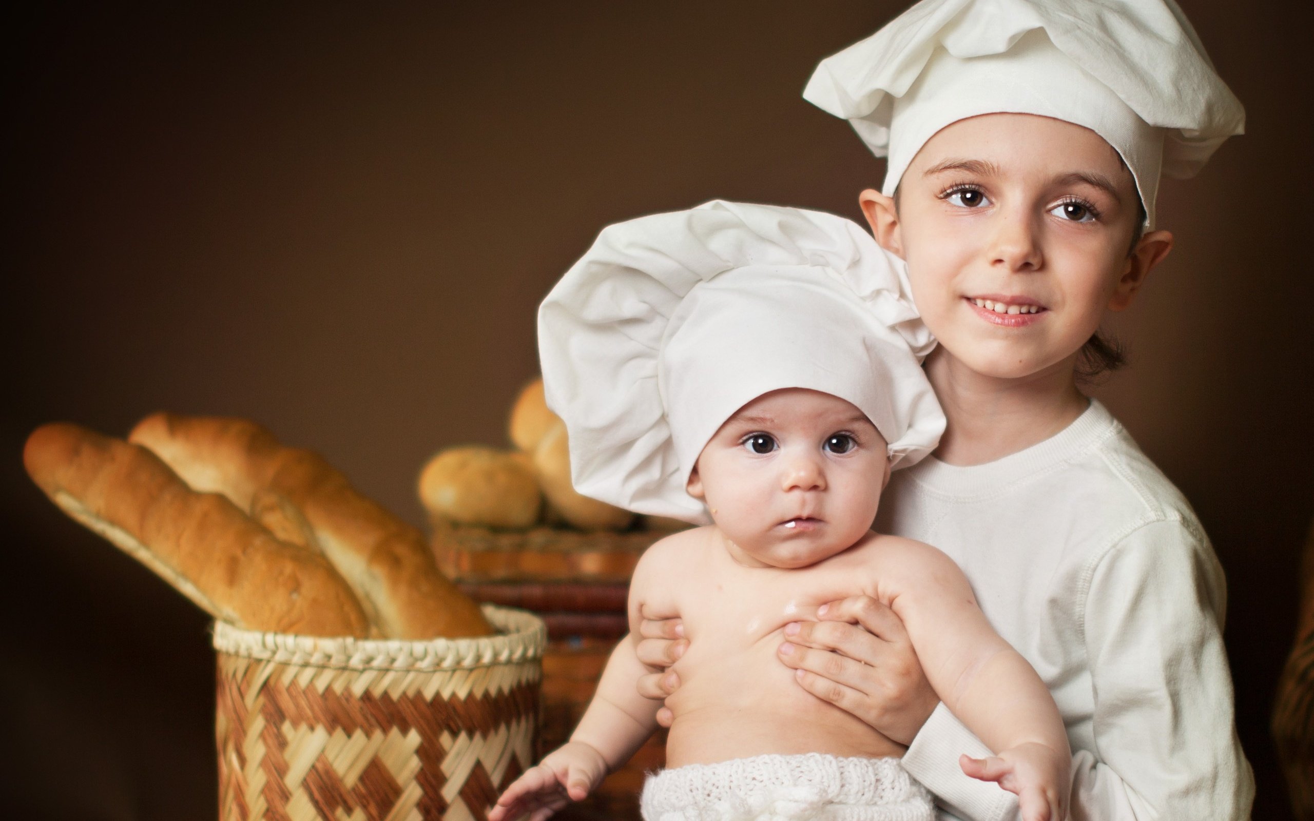 Обои дети, хлеб, мальчики, анна леванкова, поворята, children, bread, boys, anna levankova, povaryata разрешение 2796x2004 Загрузить