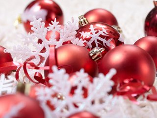 Обои новый год, рождество, шары, новогодние игрушки, украшения, снежинки, красные, ленточки, игрушки, праздник, new year, christmas, balls, christmas toys, decoration, snowflakes, red, ribbons, toys, holiday разрешение 2880x1800 Загрузить