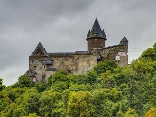 Обои замок бахарах в германии, the castle in bacharach germany разрешение 2560x1440 Загрузить