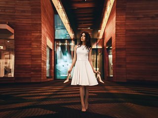 Обои девушка, платье, москва, туфли, юлия пушман, босая, julia pussman, girl, dress, moscow, shoes, julia pushman, barefoot разрешение 2000x1266 Загрузить