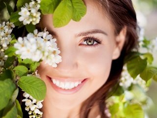 Обои девушка, улыбка, брюнетка, радость, лицо, настроения, girl, smile, brunette, joy, face, mood разрешение 1920x1080 Загрузить