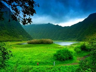 Обои облака, горы, долина, clouds, mountains, valley разрешение 1920x1200 Загрузить