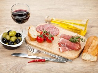 Обои оливковое, булки, хлеб, вино, колбаса, помидоры, помидор, вина, оливки, бекон, olive, bread, wine, sausage, tomatoes, tomato, olives, bacon разрешение 2880x1920 Загрузить