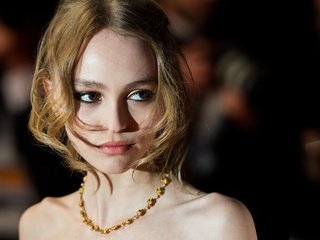 Обои девушка, модель, губы, лицо, актриса, кареглазая, голые плечи, lily-rose depp, лили-роуз депп, girl, model, lips, face, actress, brown-eyed, bare shoulders разрешение 2480x1724 Загрузить