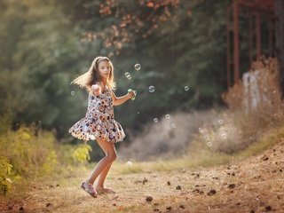 Обои настроение, платье, лето, девочка, мыльные пузыри, mood, dress, summer, girl, bubbles разрешение 2000x1387 Загрузить