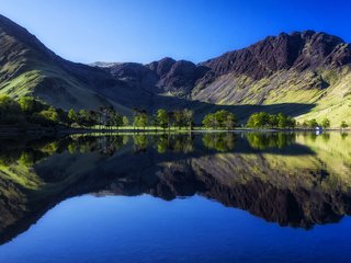 Обои деревья, buttermere lake, баттермир, вода, озеро, горы, берег, отражение, англия, домик, trees, water, lake, mountains, shore, reflection, england, house разрешение 3500x2000 Загрузить