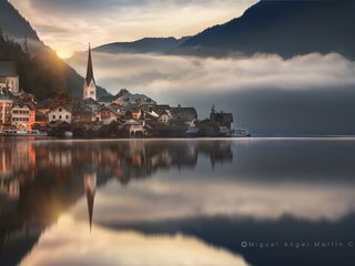 Обои озеро, горы, туман, город, австрия, дома, хальштадт, lake, mountains, fog, the city, austria, home, hallstadt разрешение 1920x1200 Загрузить