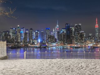 Обои зима, город, фонарь, нью-йорк, манхэттен, andrew thomas, winter, the city, lantern, new york, manhattan разрешение 1920x1080 Загрузить