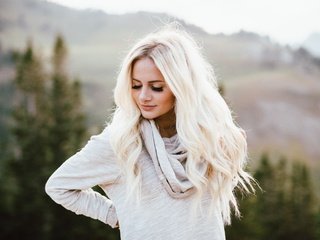 Обои девушка, блондинка, волосы, лицо, ресницы, закрытые глаза, girl, blonde, hair, face, eyelashes, closed eyes разрешение 6720x4480 Загрузить