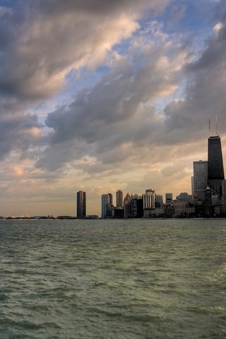 Обои облака, вода, небоскребы, чикаго, clouds, water, skyscrapers, chicago разрешение 1920x1200 Загрузить