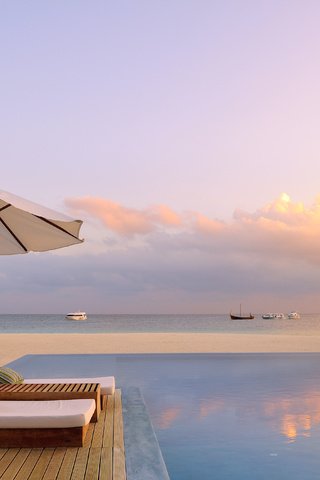 Обои море, пляж, курорт, лежаки, тропики, мальдивы, sea, beach, resort, sunbeds, tropics, the maldives разрешение 4035x2685 Загрузить