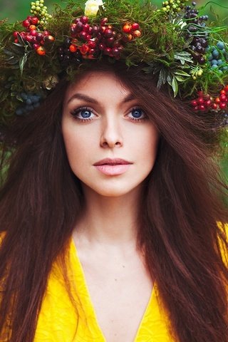 Обои портрет, лето, ягоды, венок, мария, portrait, summer, berries, wreath, maria разрешение 2048x1392 Загрузить