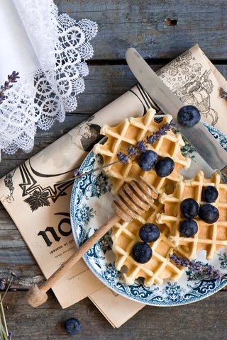 Обои лаванда, черника, мед, выпечка, вафли, anna verdina, lavender, blueberries, honey, cakes, waffles разрешение 2000x1331 Загрузить