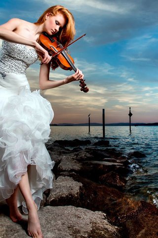 Обои камни, берег, девушка, море, скрипка, скрипачка, stones, shore, girl, sea, violin, violinist разрешение 1920x1080 Загрузить