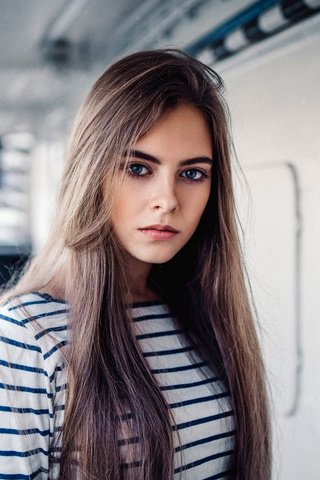 Обои глаза, девушка, настроение, портрет, модель, волосы, eyes, girl, mood, portrait, model, hair разрешение 2048x1367 Загрузить