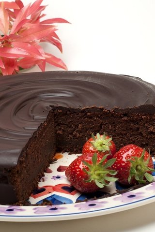 Обои листья, клубника, торт, шоколадный торт, leaves, strawberry, cake, chocolate cake разрешение 2048x1363 Загрузить