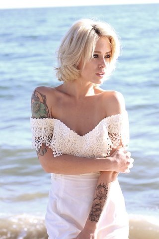 Обои девушка, платье, блондинка, татуировки, тату, alysha nett, girl, dress, blonde, tattoo разрешение 2048x1302 Загрузить