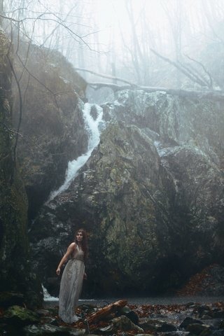 Обои камни, девушка, дождь, decay, aleah michele, black woods, and cold winds, stones, girl, rain разрешение 2048x1382 Загрузить