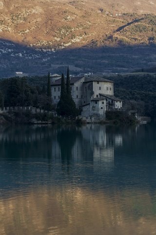 Обои озеро, замок, италия, тоблино, lake, castle, italy, toblino разрешение 2048x1367 Загрузить