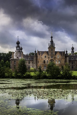 Обои облака, деревья, природа, замок, пруд, дворец, бельгия, ooidonk, clouds, trees, nature, castle, pond, palace, belgium разрешение 5195x3000 Загрузить