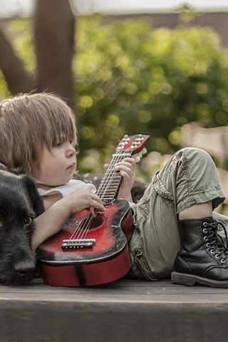 Обои гитара, собака, мальчик, друзья, ботинки, guitar, dog, boy, friends, shoes разрешение 1920x1080 Загрузить