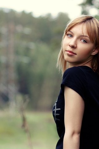 Обои лес, девушка, взгляд, волосы, лицо, футболка, настя, forest, girl, look, hair, face, t-shirt, nastya разрешение 1920x1200 Загрузить