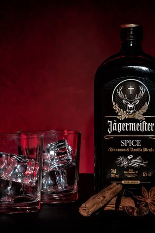 Обои корица, стол, стаканы, бутылка, алкоголь, ликер, jägermeister, cinnamon, table, glasses, bottle, alcohol, liqueur разрешение 4288x2848 Загрузить