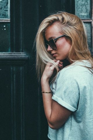 Обои девушка, блондинка, очки, модель, профиль, волосы, лицо, ben parker, girl, blonde, glasses, model, profile, hair, face разрешение 2000x1319 Загрузить