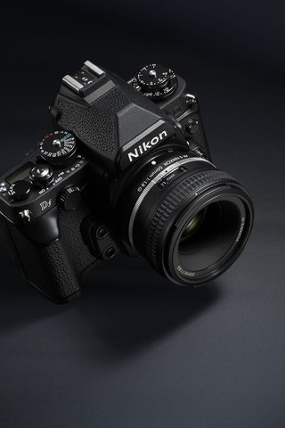 Обои чёрно-белое, камера, никон, аппарат, black and white, camera, nikon разрешение 3680x2456 Загрузить