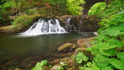 Обои камни, пейзаж, мост, водопад, водоем, арка, stones, landscape, bridge, waterfall, pond, arch разрешение 1920x1200 Загрузить