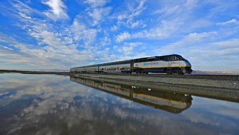 Обои небо, вода, отражения, сша, поезд, калифорния, drawbridge, the sky, water, reflection, usa, train, ca разрешение 1920x1200 Загрузить