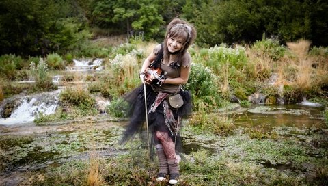 Обои лес, ручей, линдси стирлинг, forest, stream, lindsey stirling разрешение 2048x1366 Загрузить