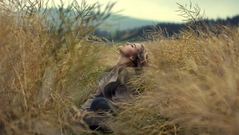 Обои природа, девушка, настроение, блондинка, поле, nature, girl, mood, blonde, field разрешение 1920x1280 Загрузить