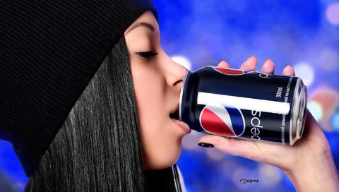 Обои девушка, фотограф, губы, шапка, жажда, банка, личико, alexander prime, пепси, pepsi, girl, photographer, lips, hat, thirst, bank, face разрешение 2048x1184 Загрузить