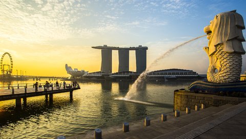 Обои восход, город, фонтан, сингапур, парк мерлион, sunrise, the city, fountain, singapore, merlion park разрешение 2880x1800 Загрузить