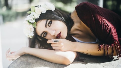 Обои поза, брюнетка, тату, кольцо, татуировка, макияж, pose, brunette, tattoo, ring, makeup разрешение 2880x1923 Загрузить