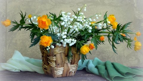 Обои ландыши, букет, корзина, калужница, lilies of the valley, bouquet, basket, marigold разрешение 1920x1272 Загрузить